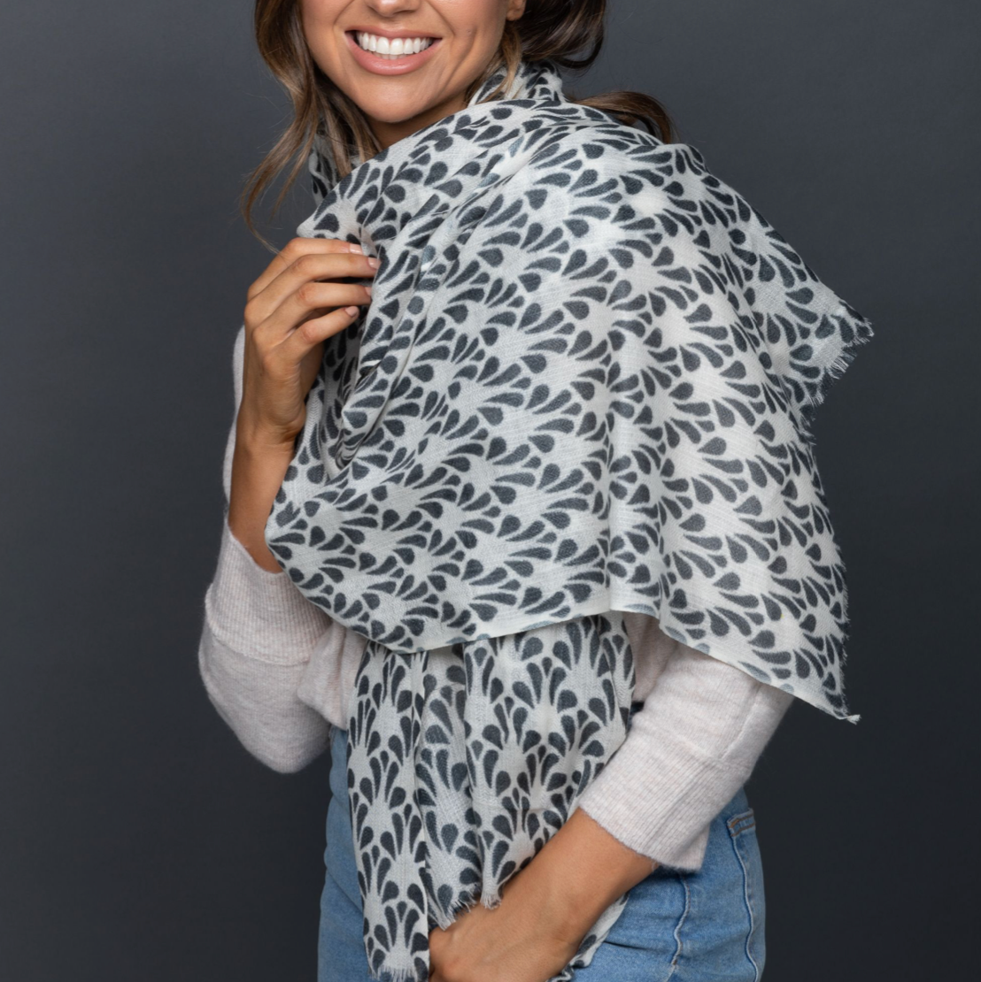 Fallingwater Scarf - Lighter Grey
