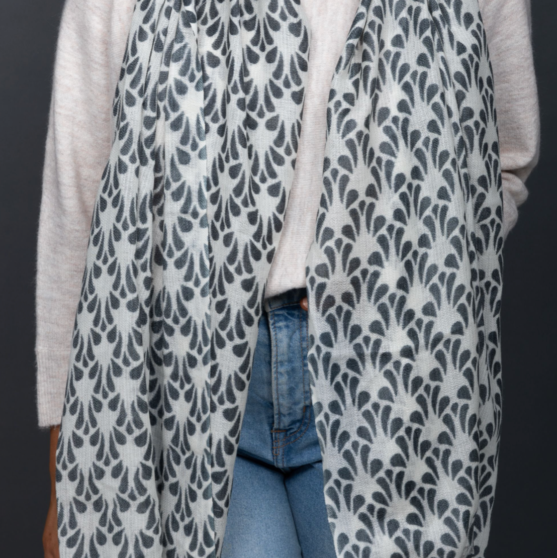 Fallingwater Scarf - Lighter Grey