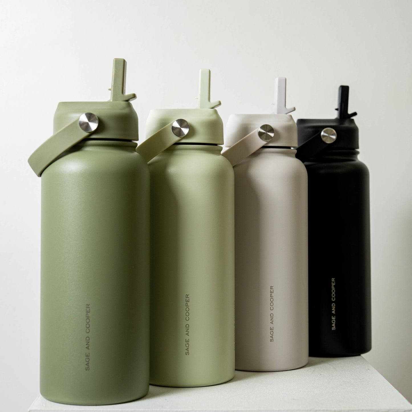 The Sage & Cooper Insulated Drink Bottle: Olive