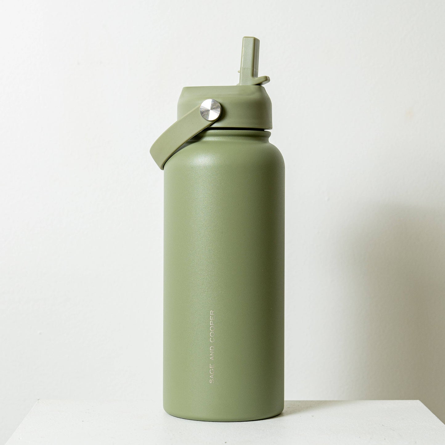 The Sage & Cooper Insulated Drink Bottle: Stone