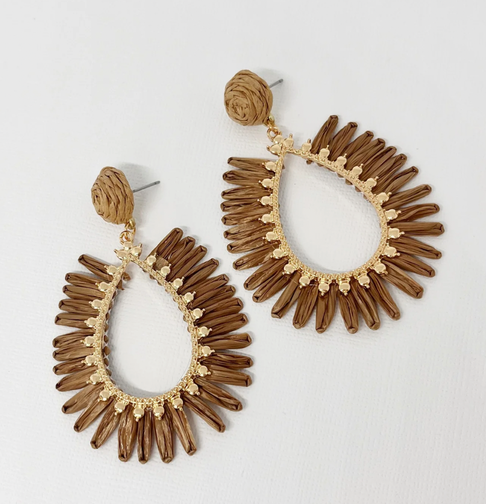 SKYLA RAFFIA EARRINGS | COFFEE